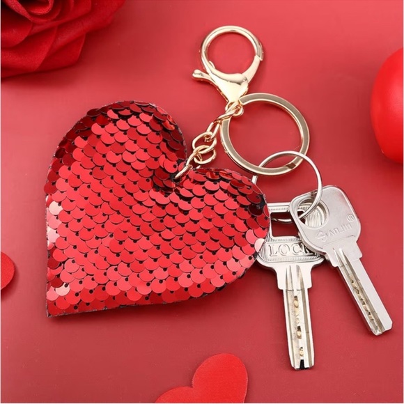 (4) Reversible Sequin Heart
Keychains Bundle - Picture 3 of 4
